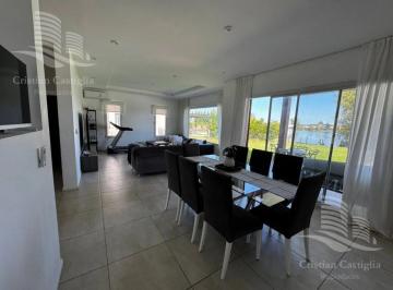 Casa · 200m² · 6 Ambientes · 5 Cocheras · Venta Casa a La Laguna en El Canton - Norte