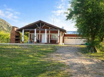 Casa · 220m² · 4 Ambientes · 2 Cocheras · Venta / Permuta Casa 3 Ambientes - El Zapallar