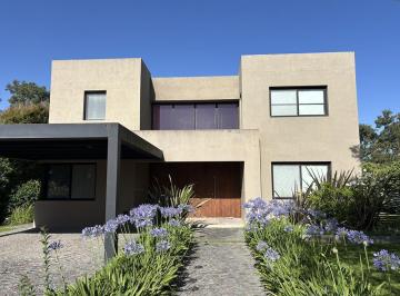 Casa · 251m² · 5 Ambientes · 2 Cocheras · Casa en Venta en Estancias del Río, Estancias del Pilar, Gba Norte - 5 Ambientes