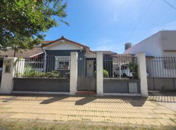 Casa de 4 ambientes, Almirante Brown · Nuevo Valor! Hermosa Propiedad con 3 Dorm. en Venta! en Excelente Ubicación!