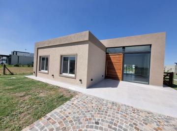Casa de 5 ambientes, Ezeiza · San Felipe de Canning! 3 Dorm. y Piscina! Losa Radiante a Gas!