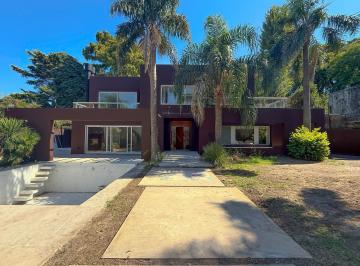 Casa · 400m² · 7 Ambientes · 4 Cocheras · Casa en Alquiler, con Jardín y Pileta - Acassuso