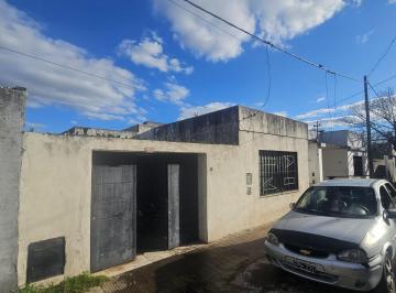 Casa · 85m² · 4 Ambientes · Casa 2 Dorm. en Barrio Industrial