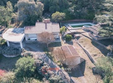 Casa · 3500m² · 4 Ambientes · Venta 2 Casas en Agua de Oro - 3500 m² - Excelente Ubicación