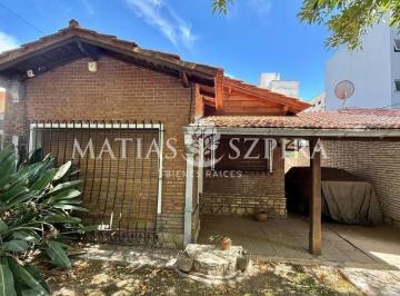 Casa · 126m² · 4 Ambientes · 1 Cochera · Casa 4 Ambientes. | Ayacucho 335