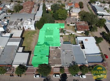 Local comercial · 810m² · Local - Las Parejas