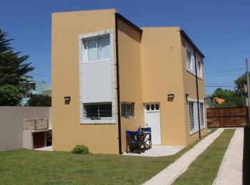 Casa · 250m² · 10 Ambientes · Casa en Venta - 8 Dorm. 4 Baños - Santa Teresita