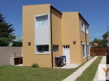 Casa · 250m² · 10 Ambientes · Casa en Venta - 8 Dorm. 4 Baños - Santa Teresita