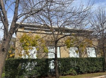 Casa de 2 ambientes, Pilar · Duplex en Venta en Complejo Bosque Alto - Pilar Cochera