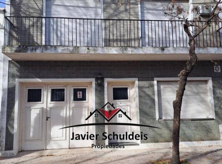 Casa · 200m² · 5 Ambientes · 1 Cochera