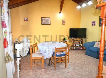 PH · 80m² · 4 Ambientes · PH de 4 Ambientes en Planta Alta con Una Superficie Aproximada de 70 m², Ubicado en La Localidad de