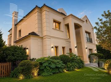 Casa · 335m² · 5 Ambientes · 2 Cocheras · Casa en Alquiler en Los Sauces, Nordelta, Tigre