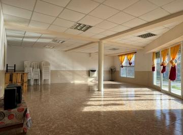 Local comercial · 85m² · 3 Ambientes · Local con Patio en Alquiler en Plottier Bº Union