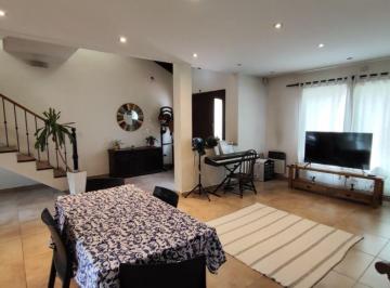 Casa de 5 ambientes, Morón · Casa 5 Ambientes con Fondo