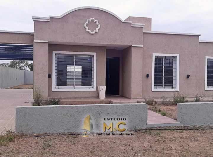 Casa · 100m² · 4 Ambientes · 2 Cocheras