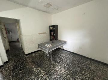 Casa · 30m² · 2 Ambientes · Casa de Pasillo 1 Dormitorio a Reciclar en Baigorria