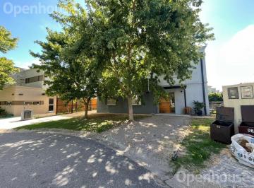 Casa · 146m² · 4 Ambientes · 4 Cocheras · Venta Casa 4 Amb en Barrio Las Orquideas! con Inmejorable Ubicacion!
