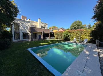 Casa · 240m² · 6 Ambientes · 4 Cocheras · Casa en Venta Country El Carmen