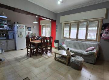 PH de 3 ambientes, Villa Urquiza · PH en Planta Baja Al Frente con Terraza Propia