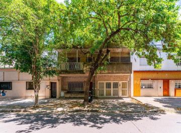 Casa · 406m² · 9 Ambientes · 1 Cochera · Oportunidad Venta Casa de 4 Dorm. Barrio Cura