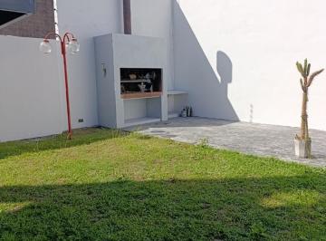 Departamento · 46m² · 2 Ambientes · 1 Cochera · Departamento en Quilmes