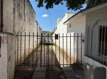 PH · 100m² · 4 Ambientes · 2 Cocheras · Llave en Mano: 2 Deptos de Pasilo con Renta en B° Las Flores