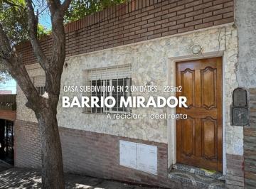 Casa · 225m² · 6 Ambientes · Oportunidad Inversor: 225 m² Subdivididos en 2 Departamentos