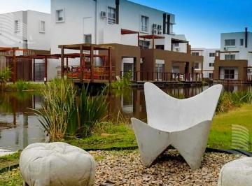 Departamento · 75m² · 3 Ambientes · 1 Cochera · Departamento en Venta con Jardín Propio en Barrio El Sendero