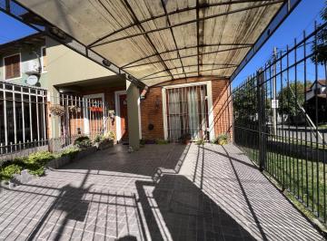 Casa · 71m² · 4 Ambientes · 1 Cochera · Venta Duplex 4 Ambientes - Grand Bourg