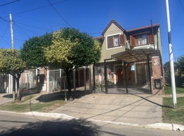 Casa · 71m² · 4 Ambientes · 1 Cochera · Venta Duplex 4 Ambientes - Grand Bourg