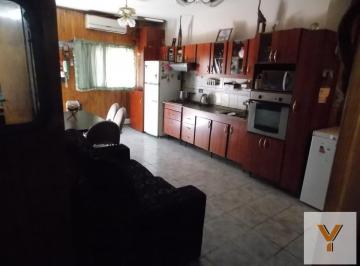 PH · 52m² · 4 Ambientes · Casa en Venta - 3 Dorm. 1 Baño - 64 m² - San Justo