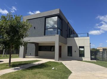Casa · 200m² · 5 Ambientes · 2 Cocheras · Casa en Lagoon Pilar