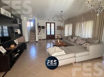 Casa · 260m² · 5 Ambientes · 5 Cocheras · Venta Casa en El Rocio