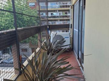 Departamento de 3 ambientes, Villa Devoto · Villa Devoto - Departamento Al Contrafrente con Balcón - 3 Ambientes
