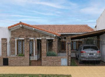 Casa · 115m² · 3 Ambientes · 1 Cochera · Venta de Casa 3 Ambientes Haedo Norte - Acepta Permuta