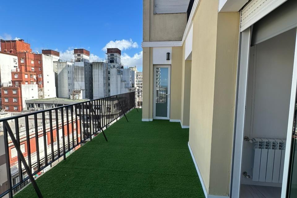Departamento 4 amb, 87m² con terraza — Centro