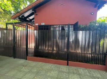Casa · 4 Dormitorios · 1 Cochera · Casa en Adrogue