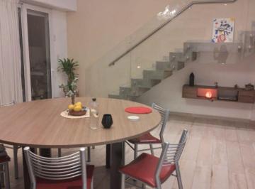 Casa de 6 ambientes, La Plata · Casa de 250 m², 3 Dorm. y Detalles de Calidad en Venta en La Plata