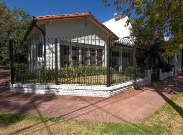 Casa · 185m² · 4 Ambientes · 1 Cochera · Casa en Venta, 1 Planta, con Jardín y Cochera - Martínez, San Isidro