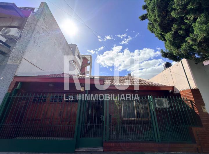 Casa · 250m² · 3 Ambientes · 1 Cochera
