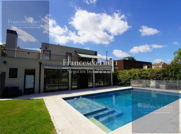 Casa · 377m² · 7 Ambientes · 4 Cocheras · Casa en Venta 7 Ambientes en San Patricio