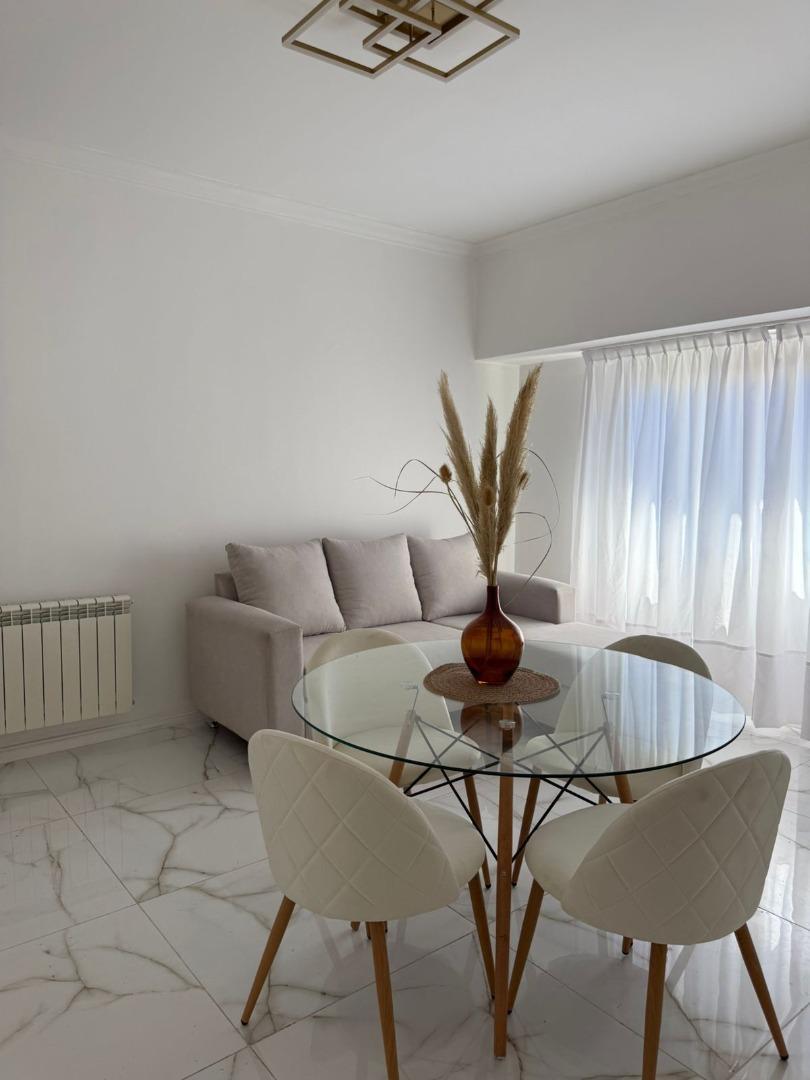 Depto 3 amb, 64m² con escritorio y balcón — Centro