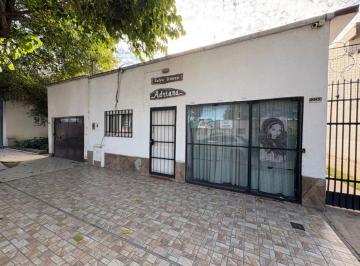 Casa de 8 ambientes, Rivadavia · Venta - Casa (Salones Comerciales/departamento) - Rivadavia
