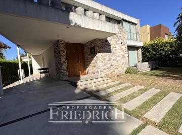 Casa · 300m² · 4 Ambientes · 4 Cocheras · Casa en Venta Country Club Banco Provincia