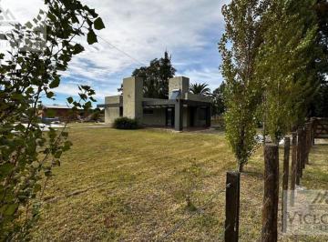 Casa de 3 ambientes, Chascomús · Casaquinta de 1100 m². Rio Platense y Ranqueles, Chascomús. Buenos Aires
