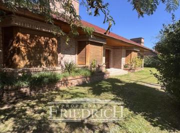 Casa · 249m² · 5 Ambientes · 7 Cocheras · Casa en Venta Country Club Banco Provincia