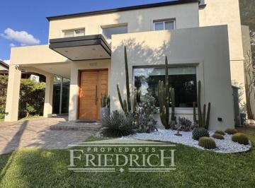 Casa · 180m² · 4 Ambientes · 5 Cocheras · Casa en Venta - Country Banco Provincia