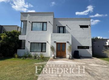 Casa · 240m² · 5 Ambientes · 3 Cocheras · Casa en Venta - Haras Maria Victoria