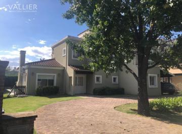 Casa · 267m² · 5 Ambientes · 1 Cochera · Casa en Venta en Springdale, Pilar, G. B. a. Zona Norte