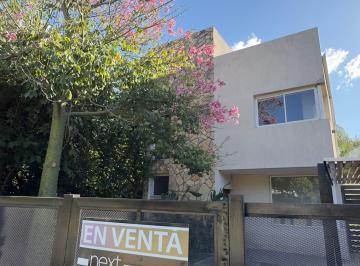 Casa de 12 ambientes, Rosario · Casa en Venta en Aldea Fisherton Rosario | 3 Dorm., Piscina y Cochera | Apto Crédito y Permuta